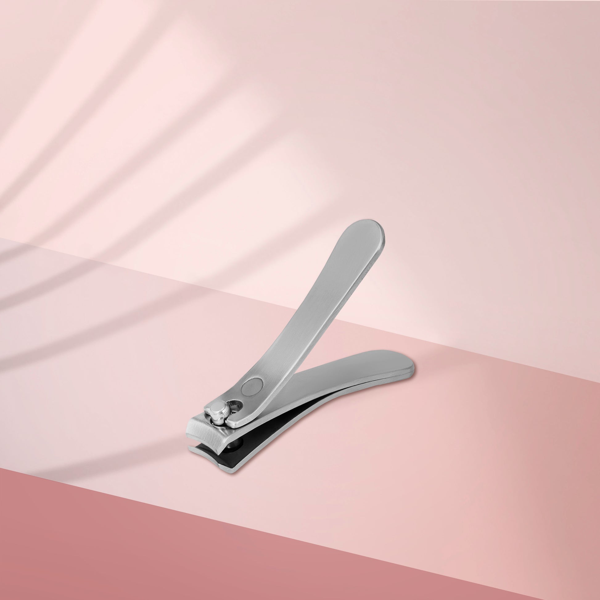 close-up from front of STALEKS Mini Nail Clipper Beauty & Care 10 