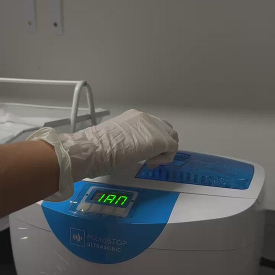 Ultrasonic Cleaner PROMAX in action with digital timer and heating function – professional tool disinfection process for nail salons and beauty clinics in NZ